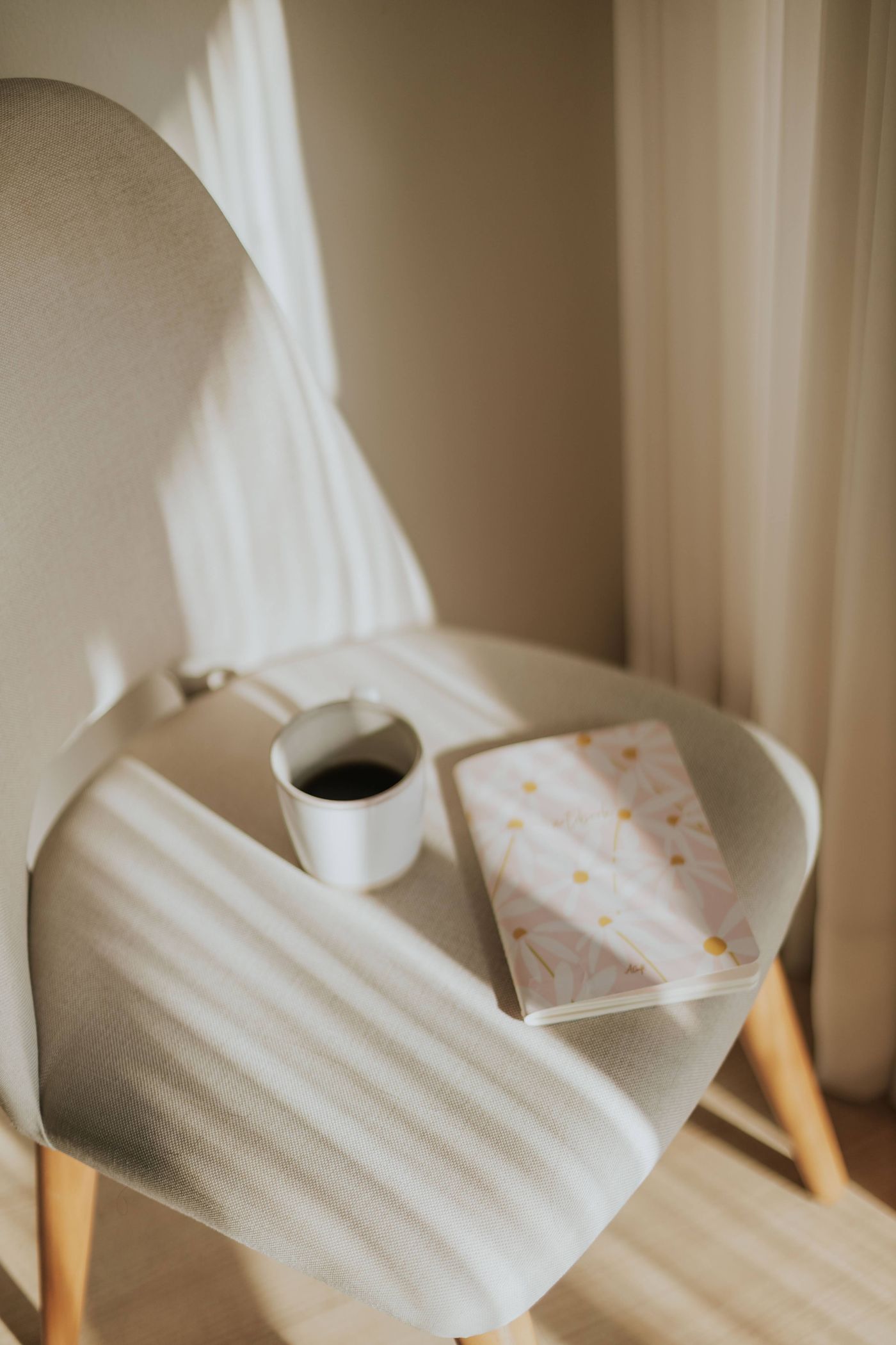 Desk details